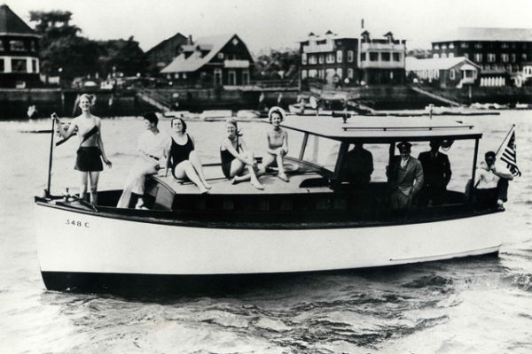 luxury motor yachts - electric boat motor