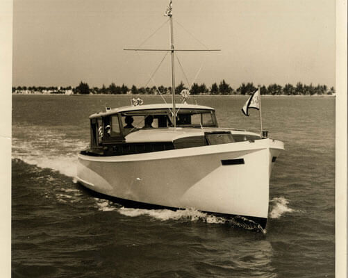 luxury motor yachts - electric boat motor