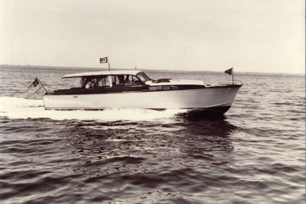 luxury motor yachts - electric boat motor
