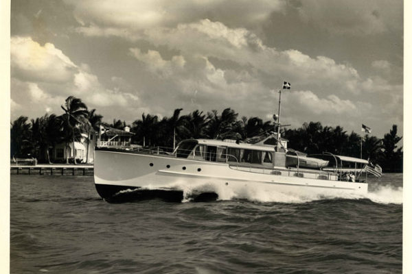 luxury motor yachts - electric boat motor